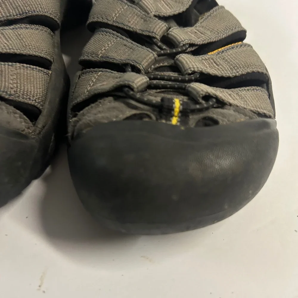 KEEN Newport H2 Waterproof Sandals Gray Black Mens Size 9 Hiking Outdoor Shoes